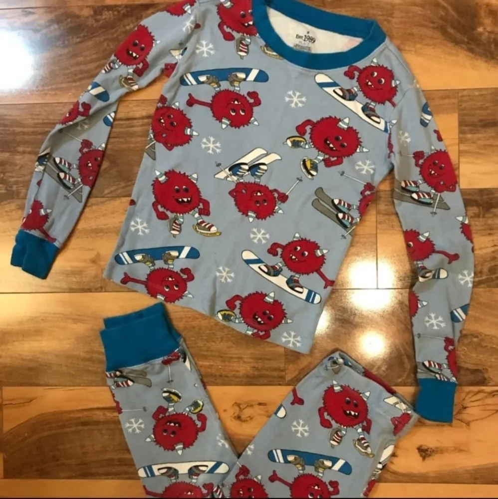 7-8 Pj Set Long Sleeve Monster On Skiis *